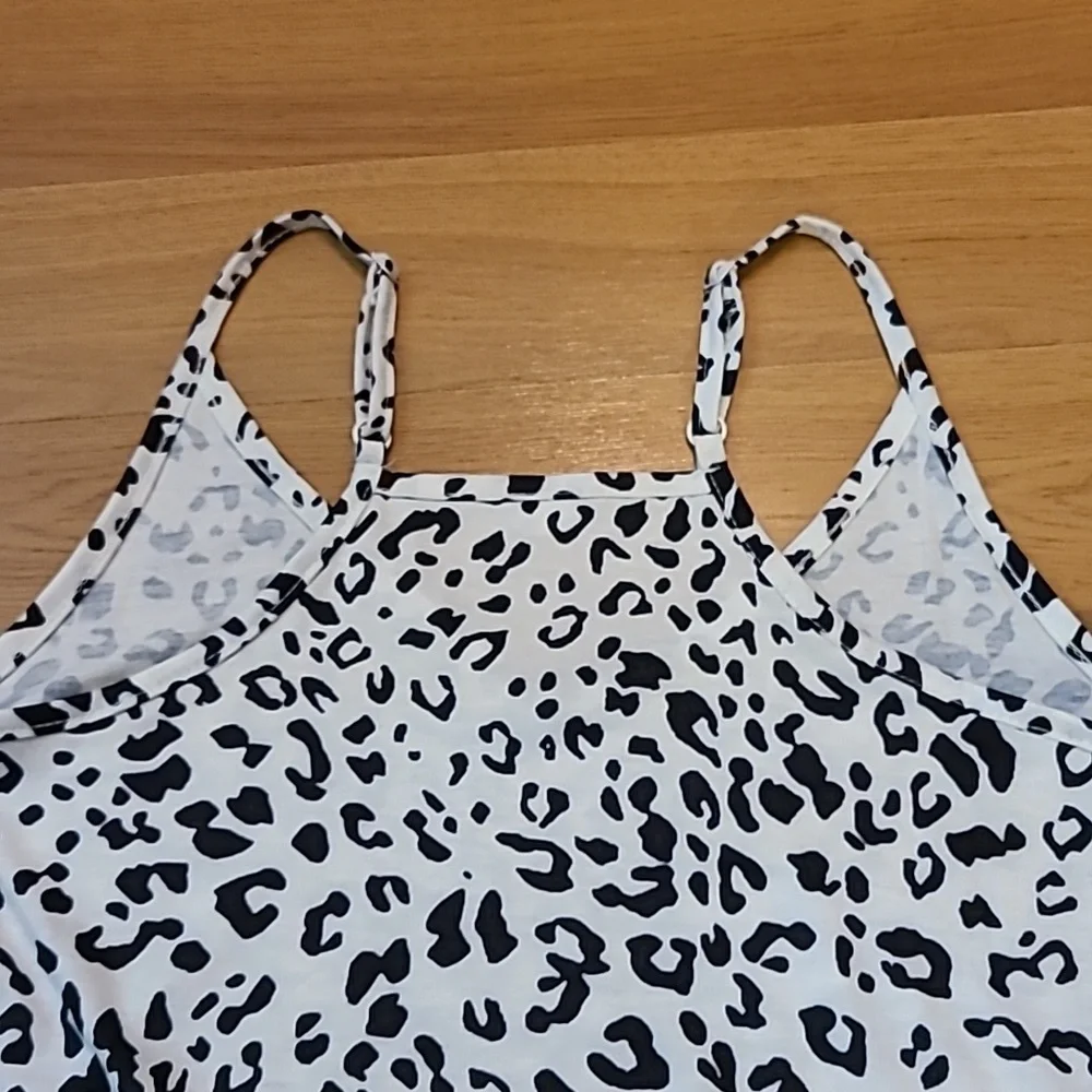 NWOT Womens Leopard Print Tank - Picture 3 of 3
